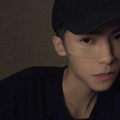 娱乐吃瓜头像男生霸气,娱乐吃瓜头像男生风采独树一帜